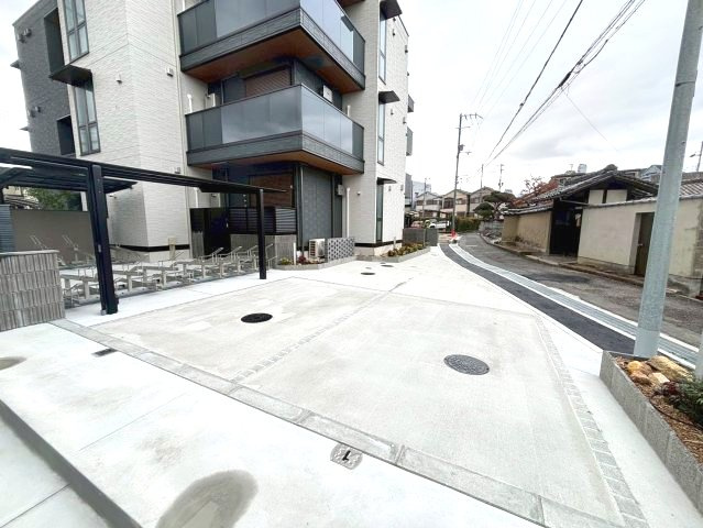 CASA　MUKAINOの駐車場