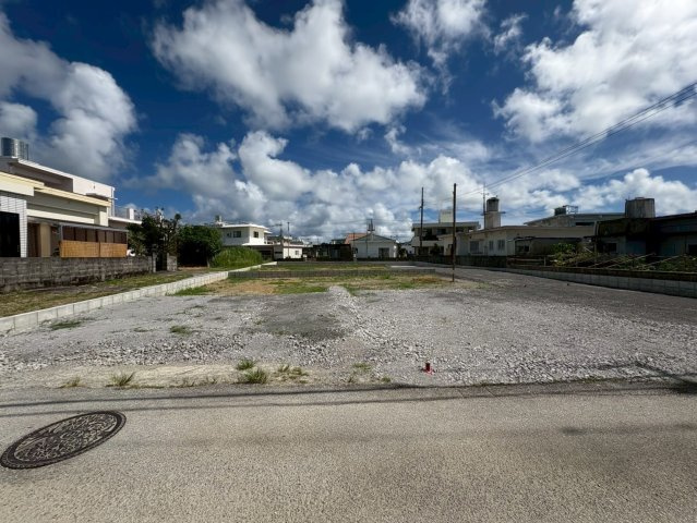 うるま市与那城82　3区画　新築戸建ての前面道路含む現地写真|2025.9.17現地写真
