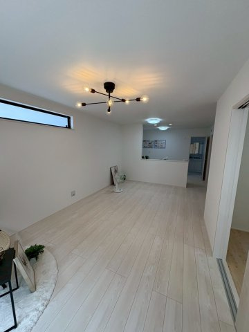 うるま市与那城82　3区画　新築戸建ての居間・リビング|イメージ写真です。