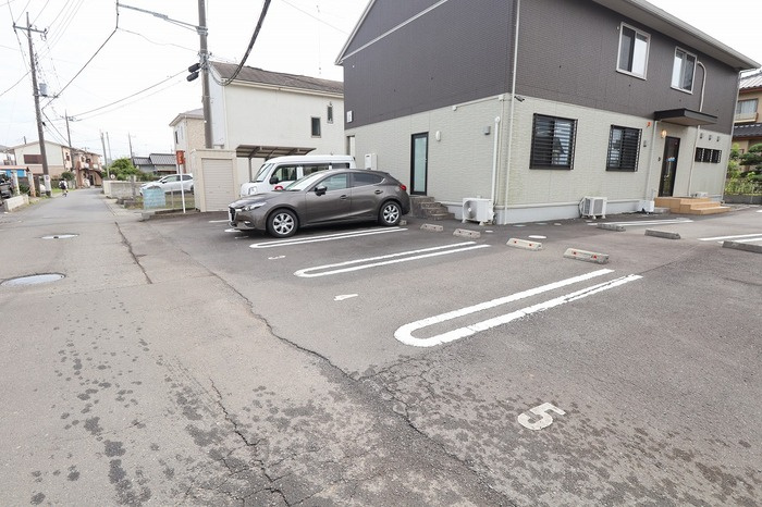 WIT神立の駐車場