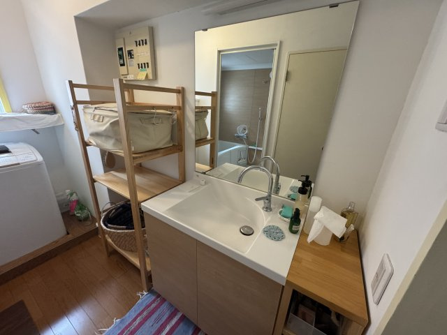 -三丁目不動産-入間駅前プラザ6号棟-の独立洗面台|独立洗面台で身支度をすべて済ませてしまいましょう