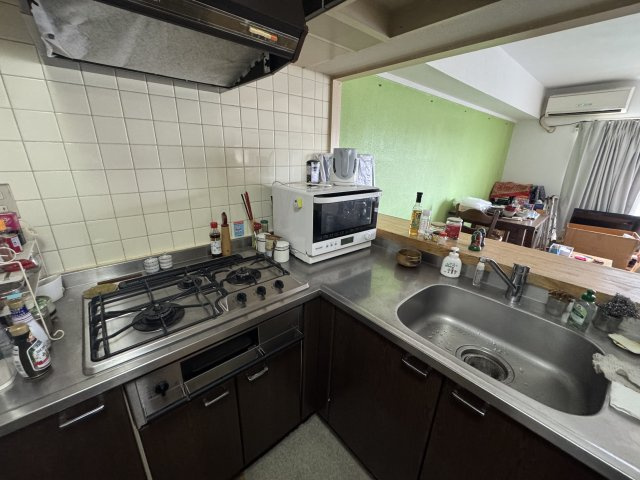 -三丁目不動産-入間駅前プラザ6号棟-のキッチン|使いやすいキッチンです