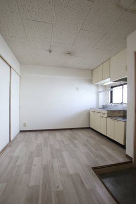 【居間・リビング】 | ツカサロイヤルハイツ千代田