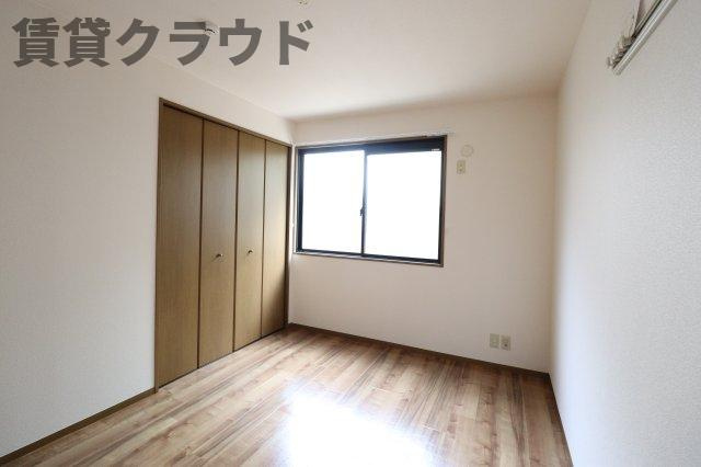 コーポ小倉Aの寝室|使い勝手のいい寝室です
