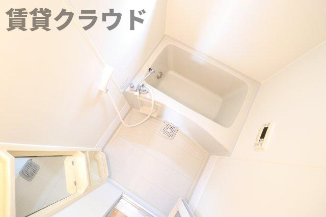 コーポ小倉Aの浴室|日々の疲れを癒すお風呂付です