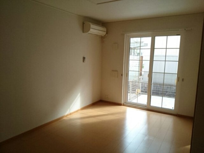 【居間・リビング】 | パストラルコート岩出　Ⅱ | 使いやすいリビングです