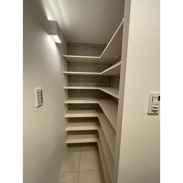 コンフォリア・リヴ谷町四丁目の収納