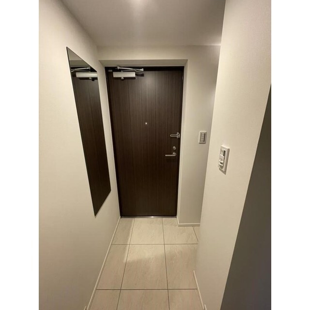 コンフォリア・リヴ谷町四丁目の玄関