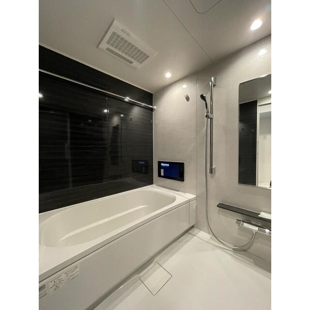 コンフォリア・リヴ谷町四丁目の浴室