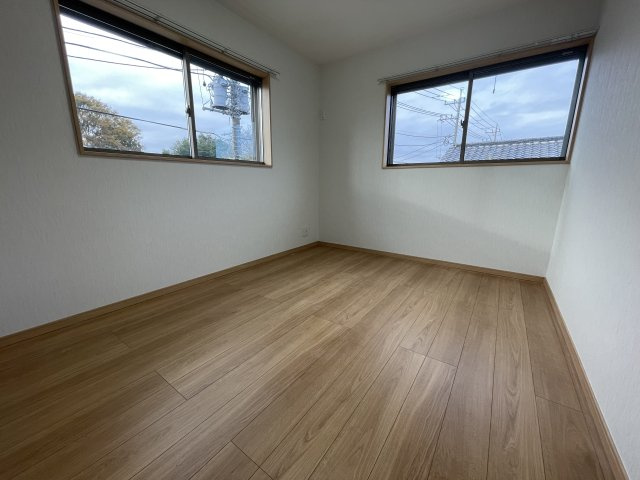 蓮田市貝塚テラスハウスの洋室|西側洋室