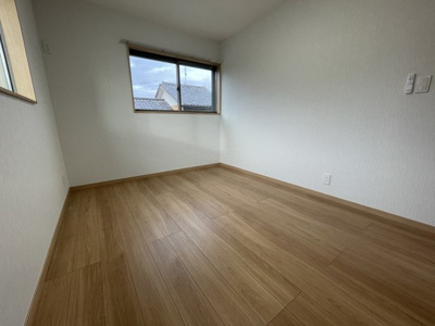 【洋室】 | 蓮田市貝塚テラスハウス | 西側洋室