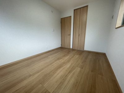 【洋室】 | 蓮田市貝塚テラスハウス | 西側洋室