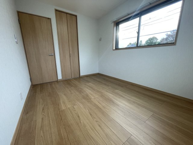 蓮田市貝塚テラスハウスの洋室|西側洋室