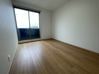 【洋室】 | 蓮田市貝塚テラスハウス | 南側洋室