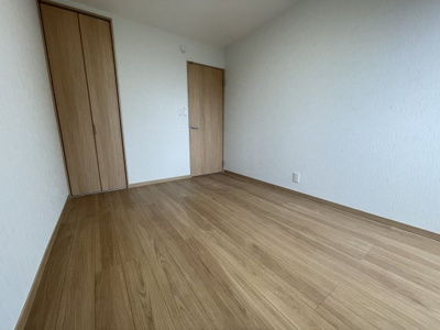 【洋室】 | 蓮田市貝塚テラスハウス | 南側洋室