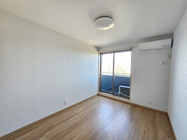 蓮田市貝塚テラスハウスの洋室|南側洋室