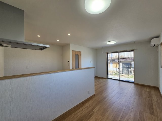 蓮田市貝塚テラスハウスの居間・リビング|LDK