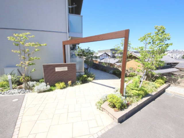 ヴァンヴェール生駒のエントランス