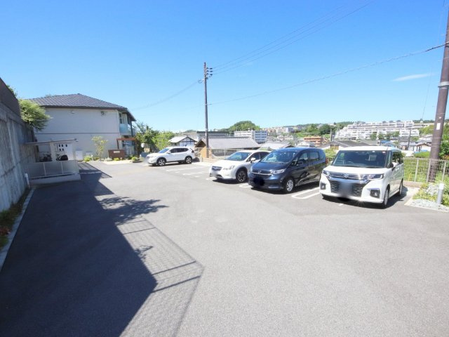 ヴァンヴェール生駒の駐車場
