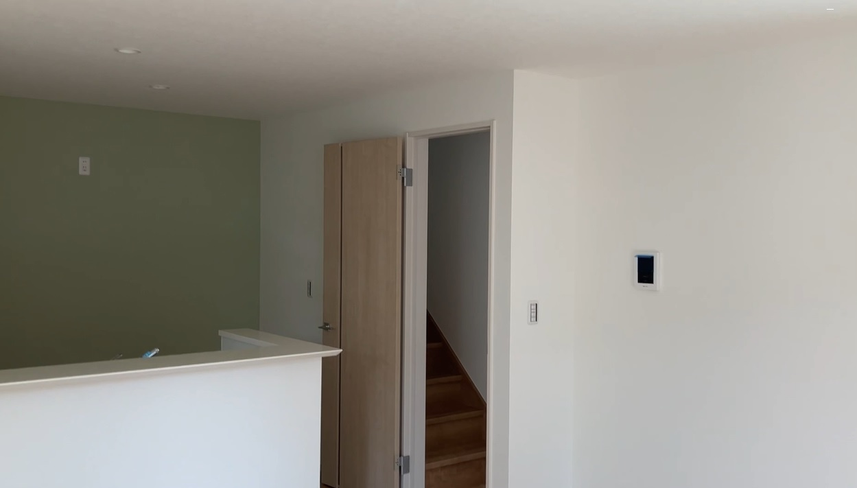 中央区小山２丁目　新築戸建の居間・リビング