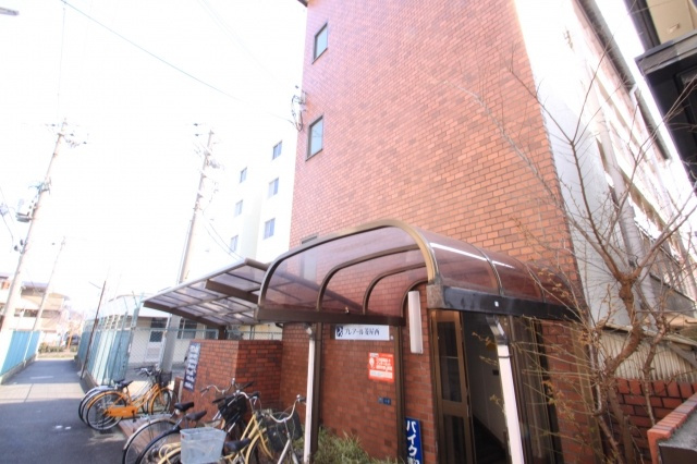 プレアール菱屋西の外観