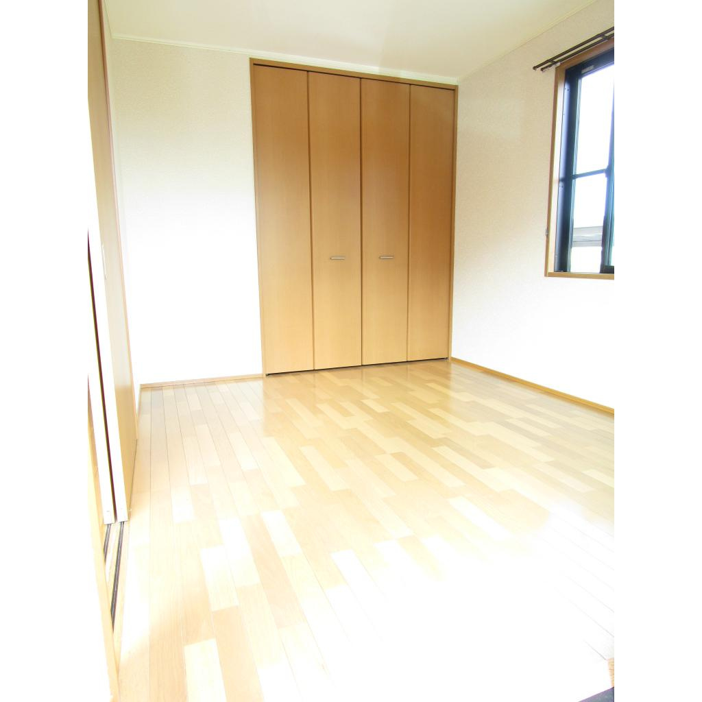 モルトフィオーレ1番館の洋室