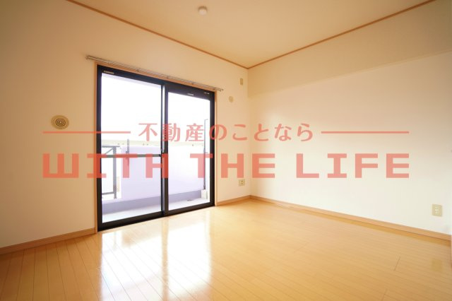 コア・フォレスタ【キャッシュバック対象物件】の寝室|広くて明るい寝室