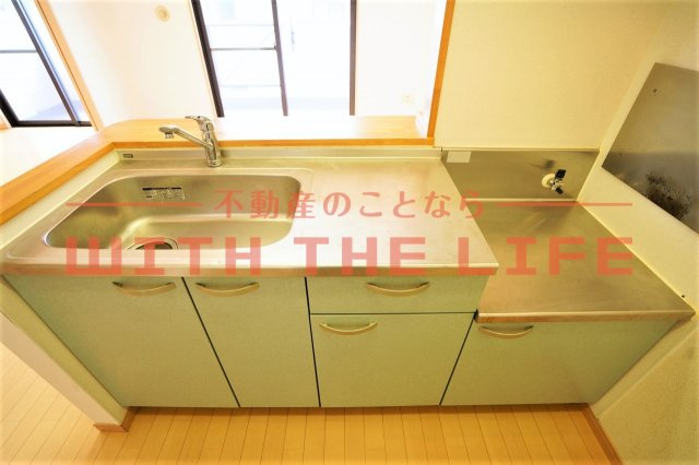 コア・フォレスタ【キャッシュバック対象物件】のキッチン|コンパクトなキッチンで掃除もラクラク