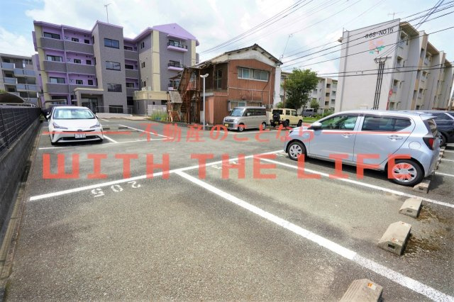 コア・フォレスタ【キャッシュバック対象物件】の駐車場|カースペースがあります