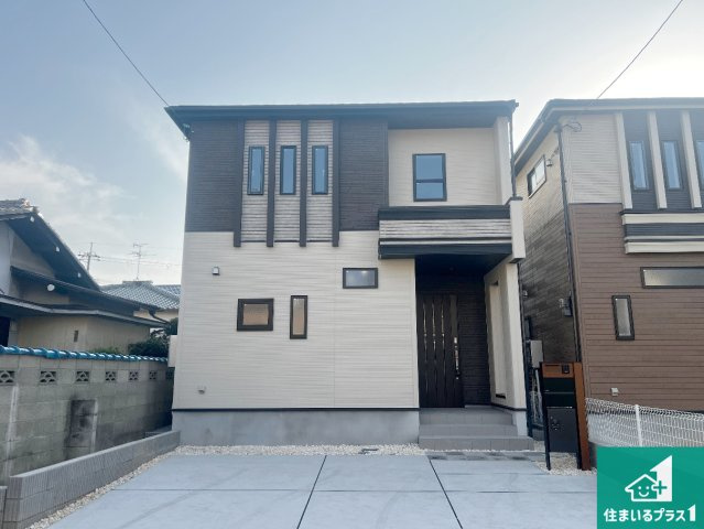 藤井寺市陵南町　新築一戸建ての外観|周辺は落ち着いた街並みの住宅地！子育てがしやすい住環境です！まだ未完成ですが、現地でしかわからない事もございます。是非一度ご覧ください。