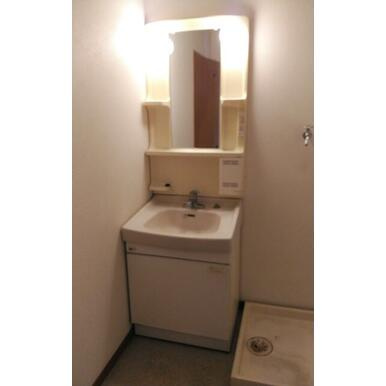 ベルメゾンの独立洗面台