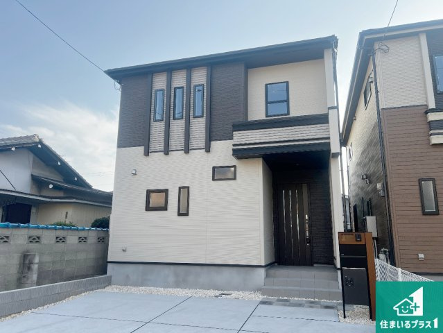 藤井寺市陵南町　新築一戸建てのトイレ|シンプルなトイレは落ち着く空間！お手入れも簡単です！