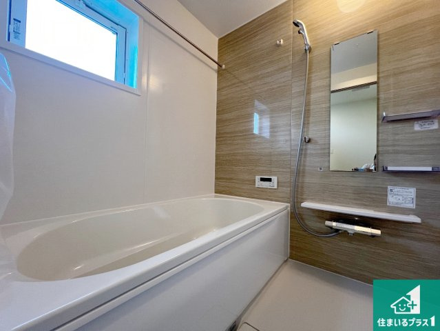 藤井寺市陵南町　新築一戸建ての前面道路含む現地写真|周辺は落ち着いた街並みの住宅地！子育てがしやすい住環境です！まだ未完成ですが、現地でしかわからない事もございます。是非一度ご覧ください。