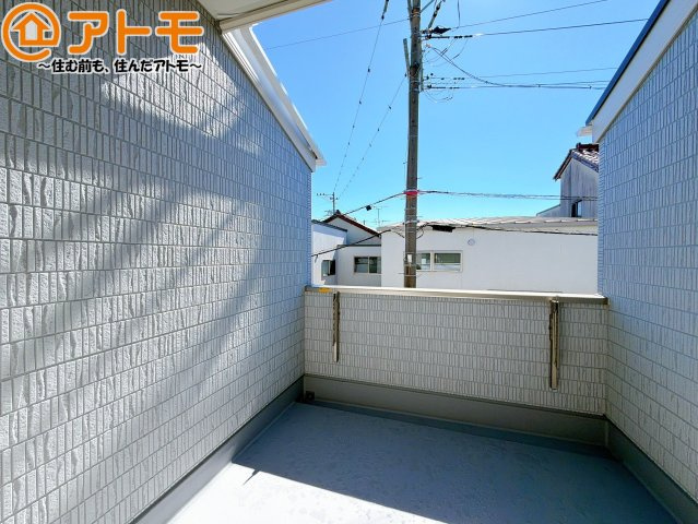 【バルコニー】 | 清水区八千代町　新築戸建　全1棟 | 陽当りの良いバルコニーはお洗濯物はもちろんお布団もふかふかになります♪