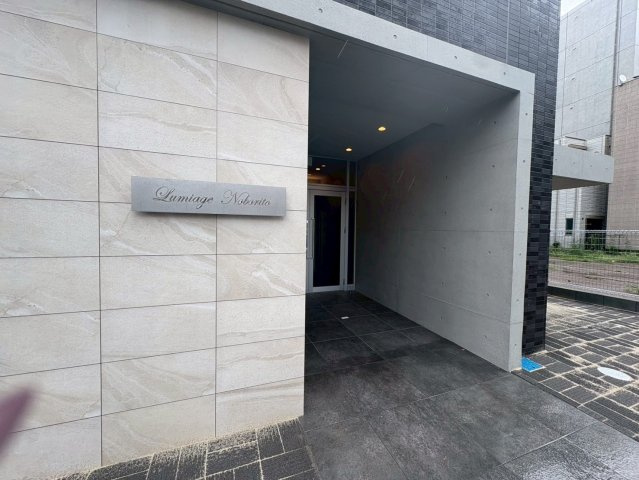 川崎市多摩区登戸の賃貸マンションのエントランス