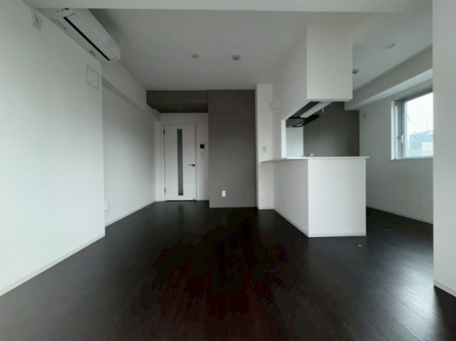 川崎市多摩区登戸の賃貸マンションの居間・リビング