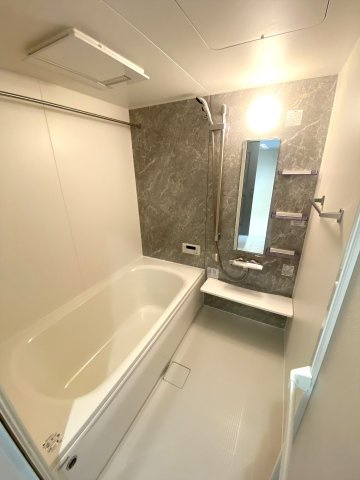 プレミア西条中央Ｂ棟の浴室