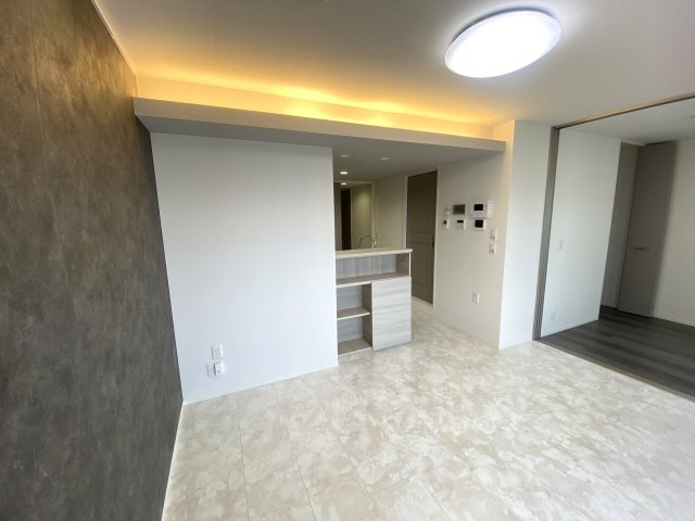 プレミア西条中央Ｂ棟の居間・リビング