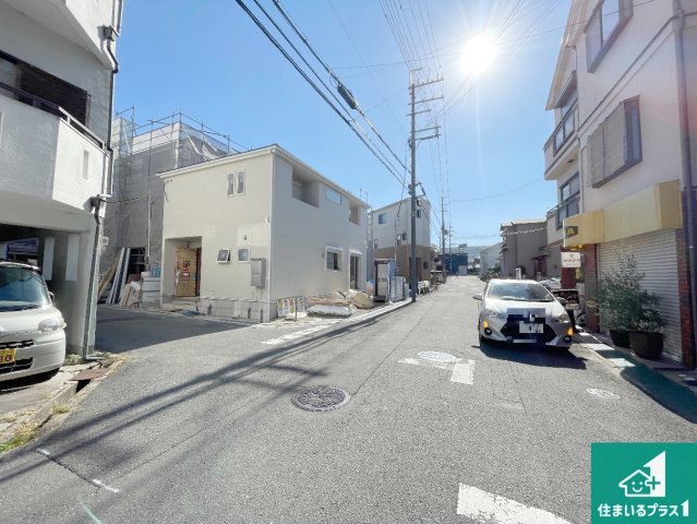 枚方市甲斐田新町　新築一戸建ての前面道路含む現地写真|周辺は落ち着いた街並みの住宅地！子育てがしやすい住環境です！まだ未完成ですが、現地でしかわからない事もございます。是非一度ご覧ください。