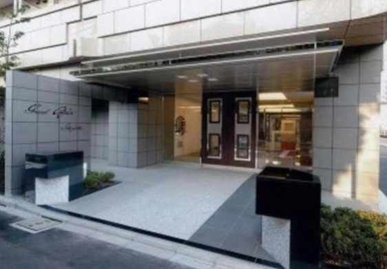 グランド・ガーラ新宿のエントランス