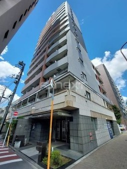 グランド・ガーラ新宿の外観