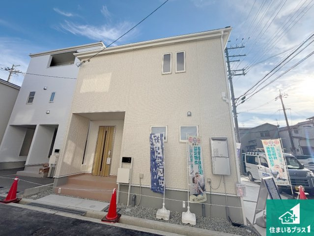 枚方市甲斐田新町　新築一戸建ての外観|安心の10年保証！外観を美しく保ち、雨水で汚れを落とします！気になることがありましたら、お気軽にお問い合わせください！