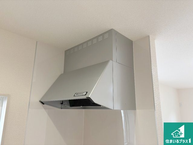 枚方市甲斐田新町　新築一戸建ての設備|汚れにくいスロットフィルタでお手入れラクラク！ＬＥＤ照明付き！