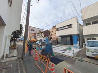 【前面道路含む現地写真】