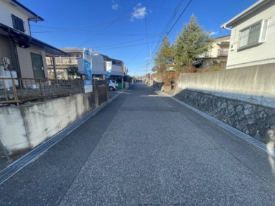 【前面道路含む現地写真】 | 真岡市大谷台町4SLDK中古住宅