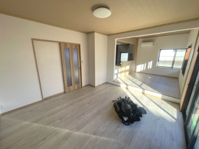 【居間・リビング】 | 真岡市大谷台町4SLDK中古住宅