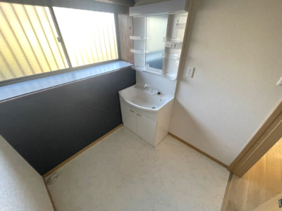 【独立洗面台】 | 真岡市大谷台町4SLDK中古住宅