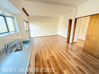 【居間・リビング】 | 川西市けやき坂１丁目中古戸建 | LDKは約11.5帖です♪ご家族が寛げる癒しの空間です！！