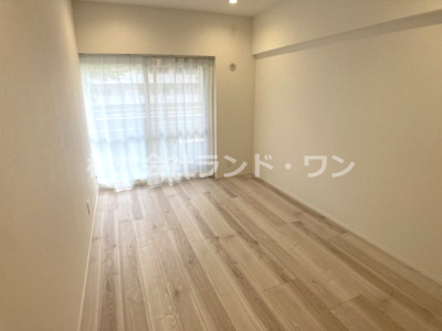 【洋室】 | 向陽ハイツB棟 | 約6.4帖の洋室