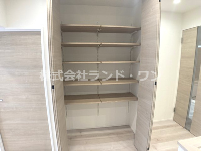 【収納】 | 向陽ハイツB棟 | 約14.8帖のLDKにある可動棚収納